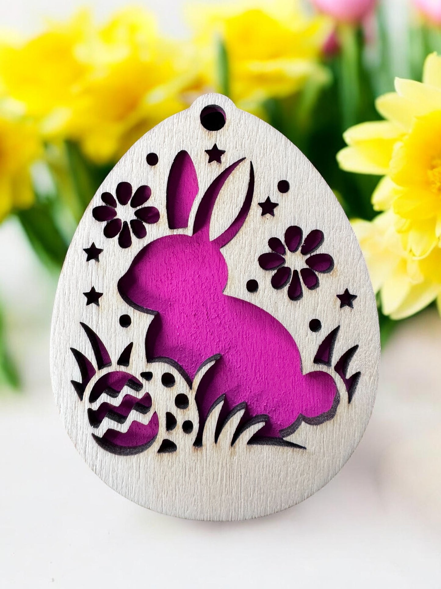 Bunte Osterei-Anhänger aus Holz