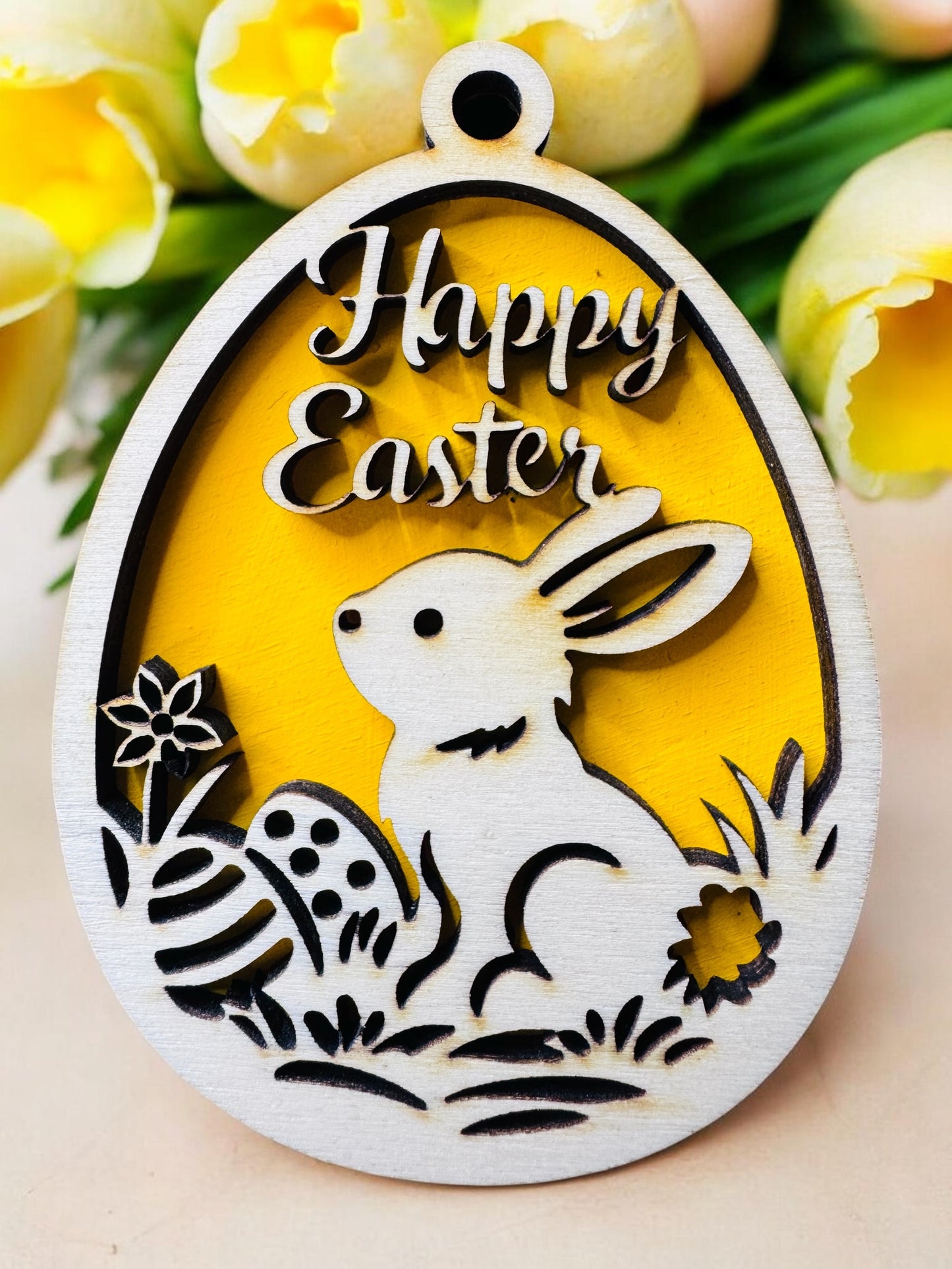 Bunte Osterei-Anhänger aus Holz