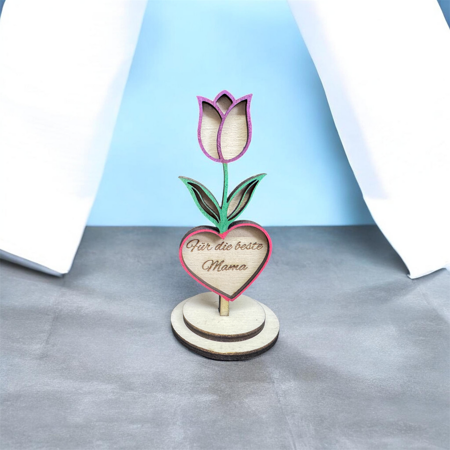 Liebevolles Muttertagsgeschenk aus Holz – Blumendesign mit Gravur